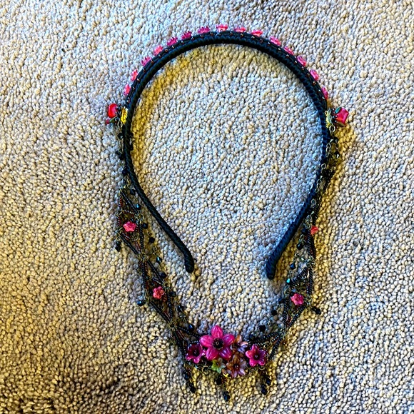 Flower chain headband - Picture 5 of 12